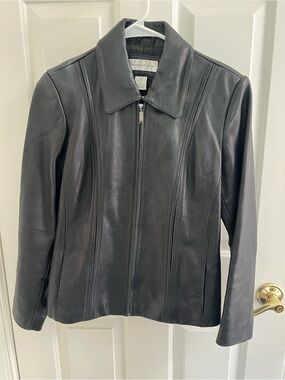 Vintage Black Soft Lambskin Leather Zip-Up Jacket with Panel Stitching